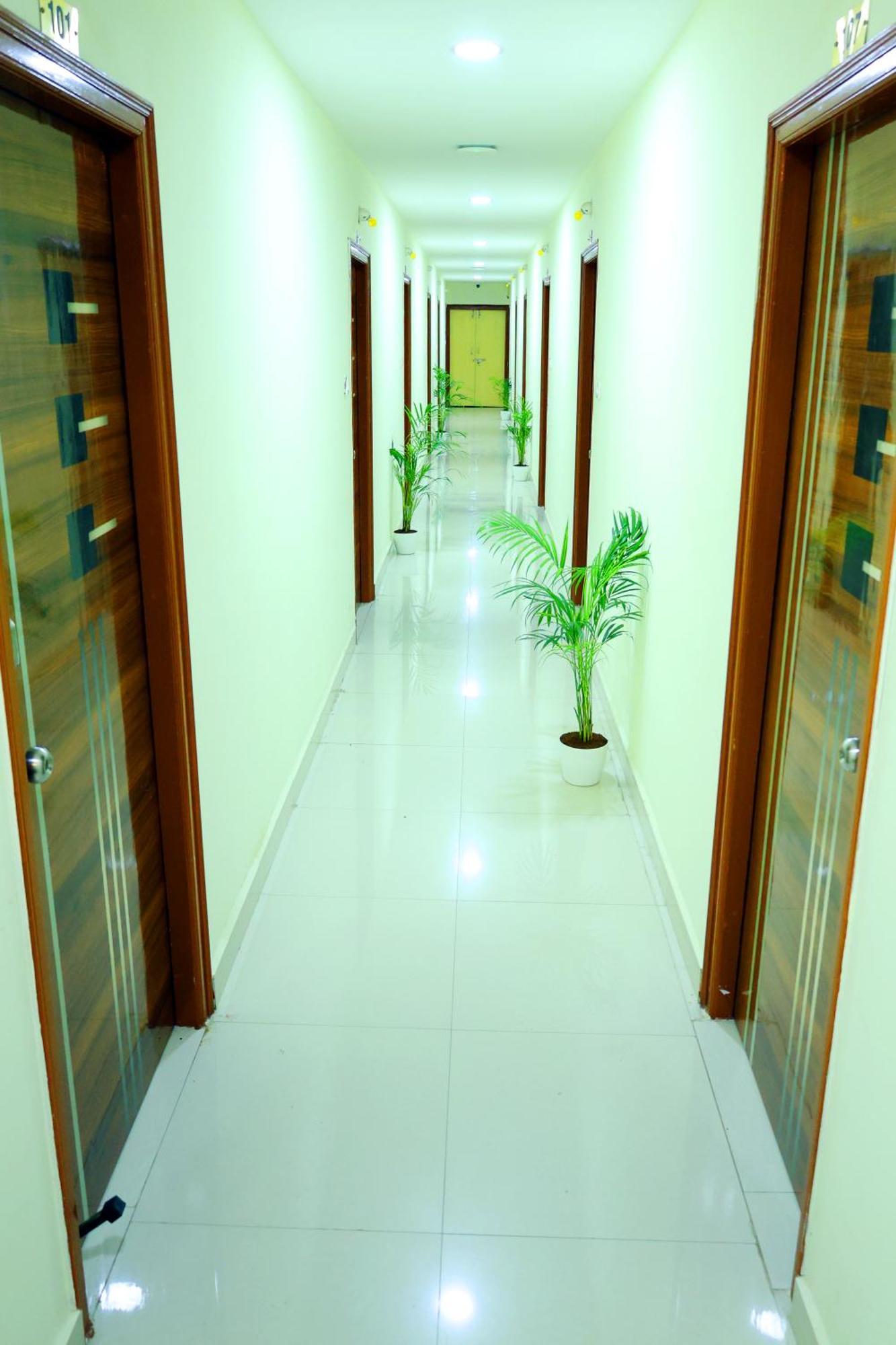 Sri Nilayam Inn Τιρουπάτι Εξωτερικό φωτογραφία